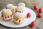 Choux craquelin à la chantilly mascarpone et aux fraises