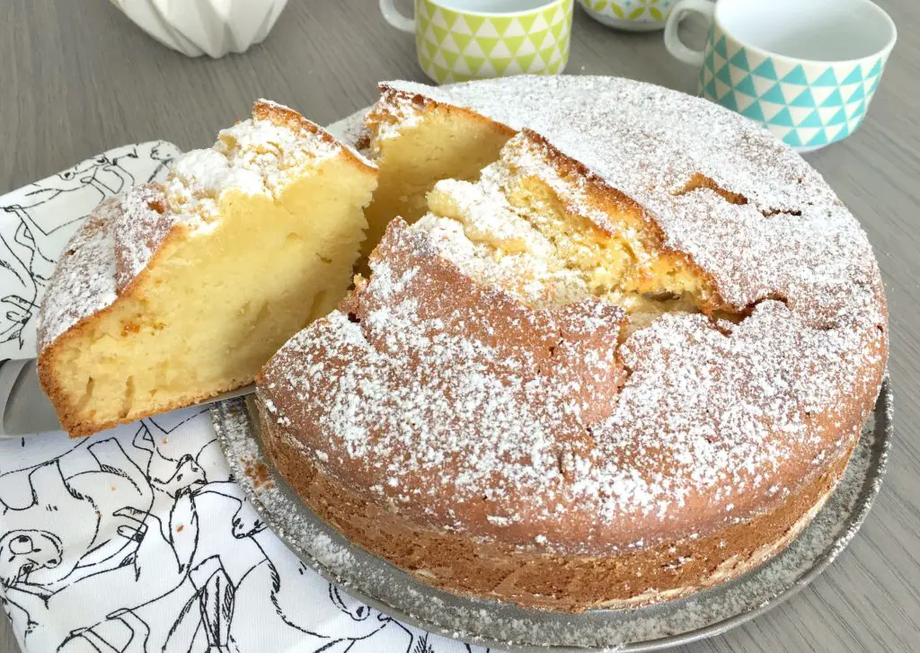 GÂTEAU AU YAOURT ULTRA MOELLEUX - Cuisine Momix