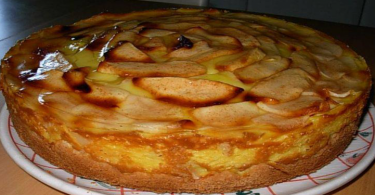 Tarte-flan aux pommes à l’ancienne, sans sucre et délicieuse