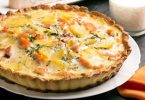 Quiche aux trois fromages, pommes de terre et saumon