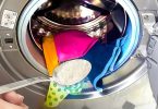 Le bicarbonate de soude peut résoudre ces 3 problèmes de lavage en machine en un rien de temps