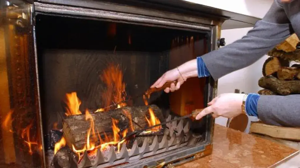 Lastuce De Ramoneur Pour Faire Tenir Un Feu De Chemin E Toute La Nuit Cuisine Momix