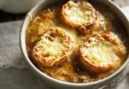 La meilleure soupe à l’oignon au monde
